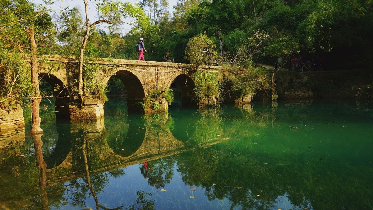 小七孔纯玩一日游